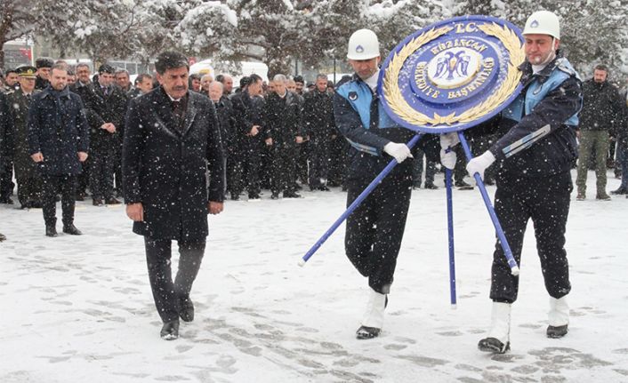 Erzincan’ın düşman işgalinden kurtuluşunun 102. Yılı etkinlikleri Erzincan Belediye Sarayı