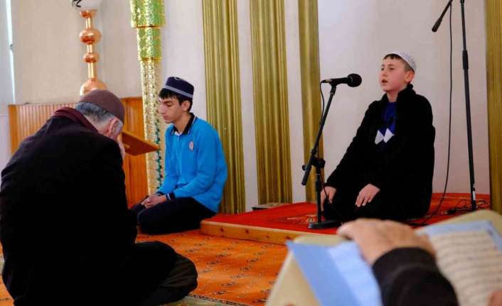 14 ASIRLIK MUKABELE GELENEĞİ GENÇ HAFIZLARA EMANET