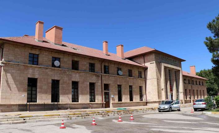 84 yıllık Erzincan Tren Garı, 1939, 1983 ve 1992 depremlerinde