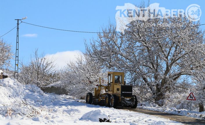 Erzincan’da önceki gün etkili olan kar yağışı ile birlikte Refahiye