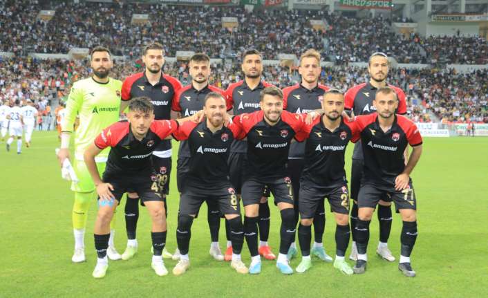 24Erzincanspor 1.lige göz kırptı Kırmızı siyahlılar Amedspor'un ardından Esenler Erokspor'u penaltılarla saf dışı bırakmayı