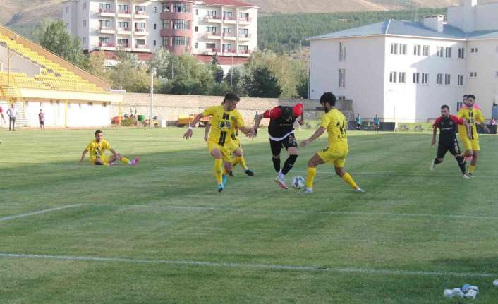 TFF 2. Lig Beyaz grupta, ligin 2. hafta karşılaşmasında Bayburt