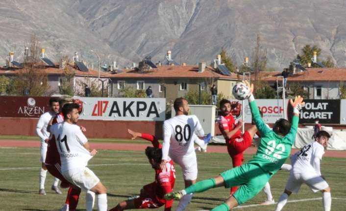 TFF 2. Lig Beyaz Grupta mücadele eden 24Erzincanspor, Manisa FK