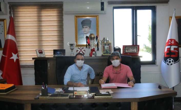 Bu sene TFF 2. Lige yükselen ve Teknik Direktör Mustafa