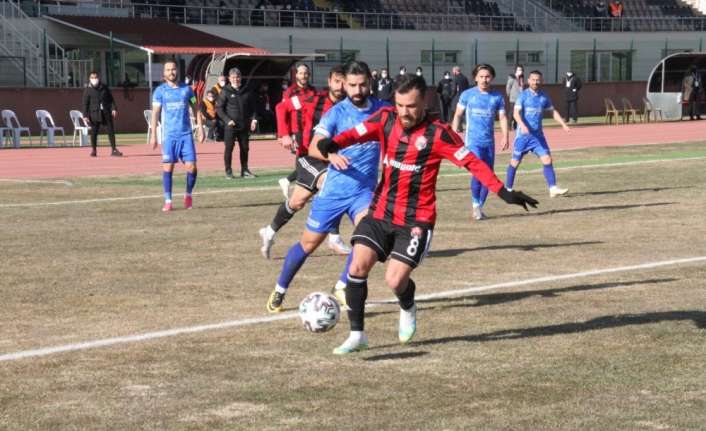 TFF 2. Lig Beyaz Grupta mücadele eden 24Erzincanspor, Ergene Velimeşesporu