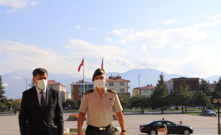 3’ncü Ordu Komutanı Korgeneral Yavuz Türkgenci, Erzincan Belediye Başkanı Bekir