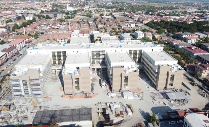 Erzincan’da yapımı devam eden 500 Yataklı Devlet Hastanesi’nde fiziki gerçekleşmenin