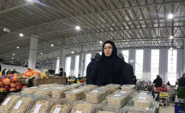 Erzincan’da yaşayan 45 yaşında ki kadın esnaf 7 yıldır pazarda