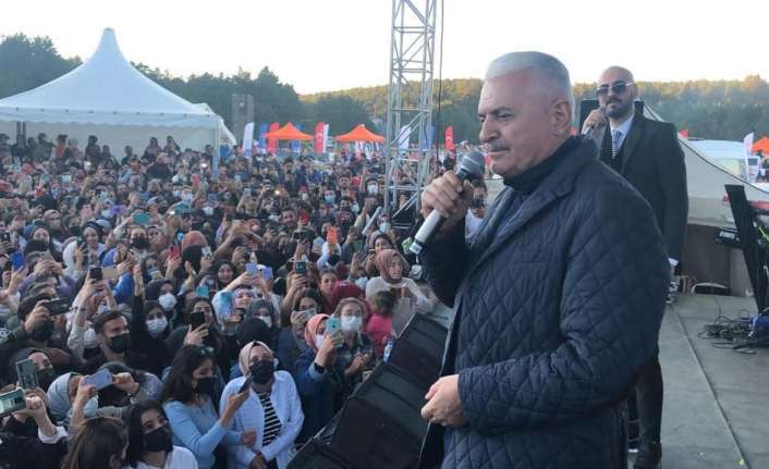 AK Parti Genel Başkanvekili Binali Yıldırım, Erzincan’ın Refahiye ilçesinde bulunan