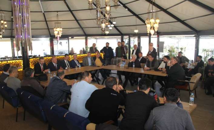 AK PARTİ MİLLETVEKİLLERİ BASIN MENSUPLARIYLA BİR ARAYA GELDİ