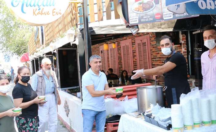 Muharrem Ayının 10.gününün geçmesi ile birlikte kent içinde Aşure dağıtımları