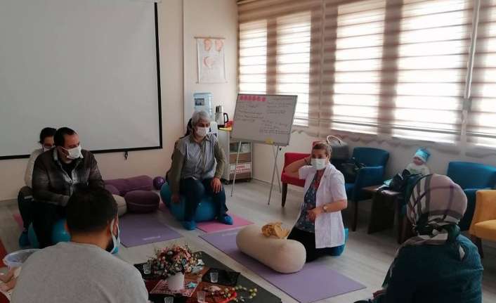 Erzincan’da anne, baba adaylarına Mengücek Gazi Eğitim ve Araştırma Hastanesi’nde