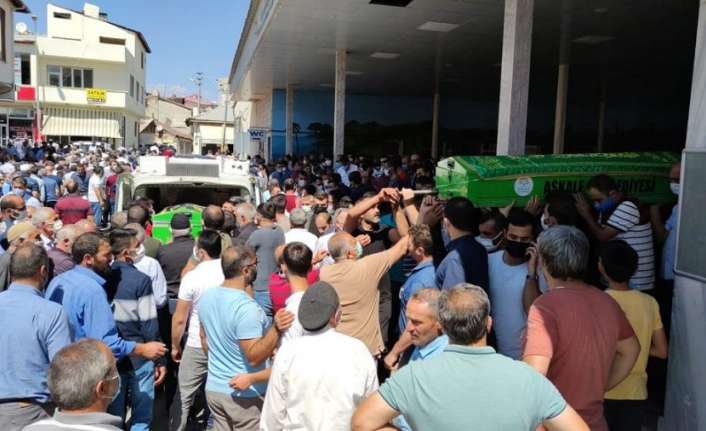 Erzincan'da dün sabah saatlerinde meydana trafik kazasında hayatını kaybeden anne