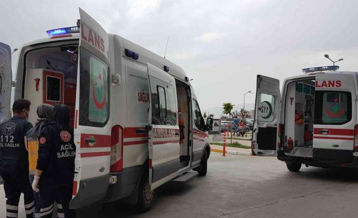 Erzincan’da annesi ev işleriyle uğraşırken apartmanın 3’ncü katındaki pencereden düşen