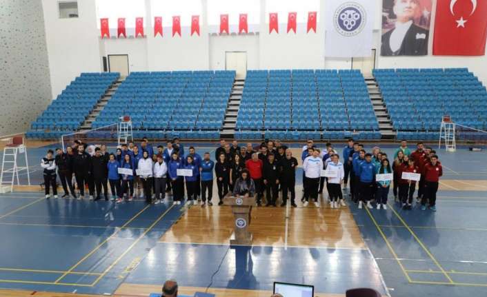 BADMİNTON SÜPER LİG MÜSABAKALARI AÇILIŞ PROGRAMIYLA BAŞLADI