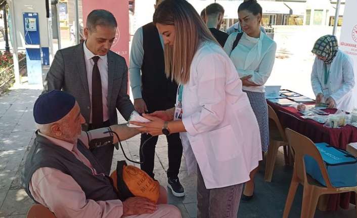Erzincan’da 3-9 Eylül Halk Sağlığı Haftası sebebiyle stantlar kurularak sigarayı