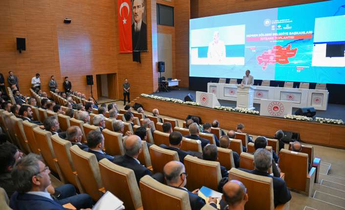 Çevre, Şehircilik ve İklim Değişikliği Bakanı Mehmet Özhaseki, Deprem Bölgesi