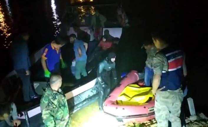 Erzincan’ın Kemaliye ilçesinde 5 kişinin hayatını kaybettiği kazada suda kayıp