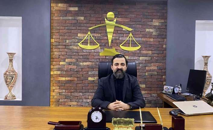 Erzincan Baro Başkanı Adem Aktürk, reklam yasağı hakkında bilgilendirmede bulundu.