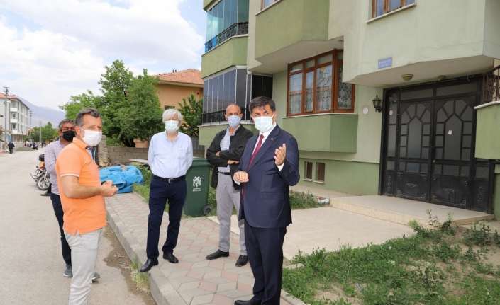 Erzincan Belediye Başkanı Bekir Aksun, Fen İşleri Müdürlüğü ekiplerince Zübeyde