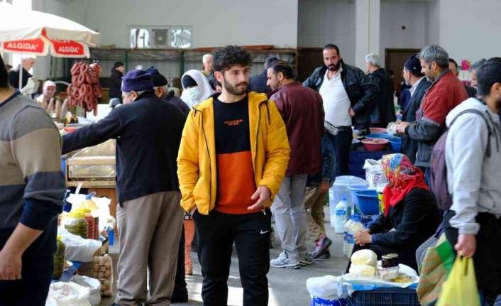 BAYRAM ALIŞVERİŞİ ESNAFA CAN SUYU OLDU