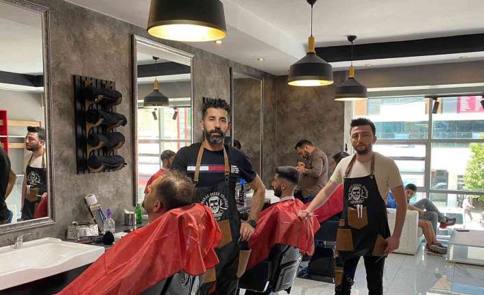 Kurban Bayramı öncesi Erzincan’da ki kuaför ve berberlerde bayram yoğunluğu