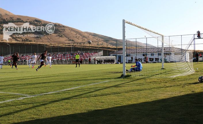 TFF 3. lig 1.gurupta mücadele eden Anagold 24 Erzincan spor,