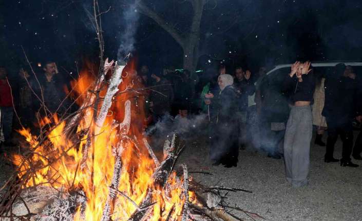 Erzincan’da hava sıcaklığının eksi 10 dereceyi bulduğu yeni yıla dakikalar