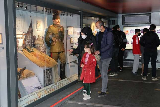 ÇANAKKALE SAVAŞLARI MOBİL MÜZESİ ERZİNCANLILARLA BULUŞTU