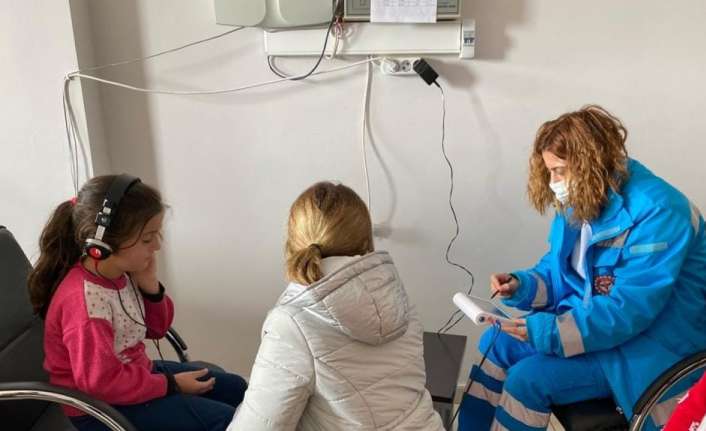 Erzincan’ın Çayırlı ilçesinde ilkokul birinci sınıf öğrencilerine yönelik işitme testi