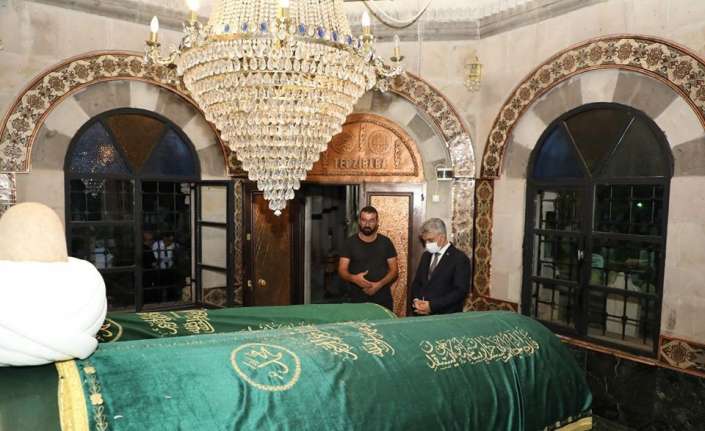 Erzincan Valisi Mehmet Makas, göreve başladığı ilk gün çeşitli ziyaretlerde