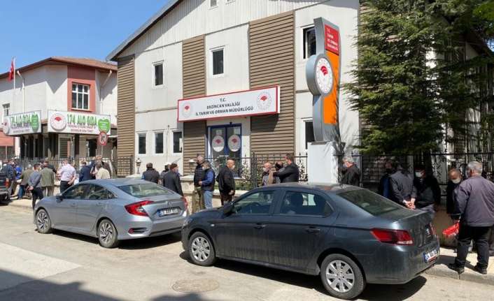 Erzincan’da korona virüsü nedeniyle uygulanacak tam kapanma öncesi çiftçiler, izin