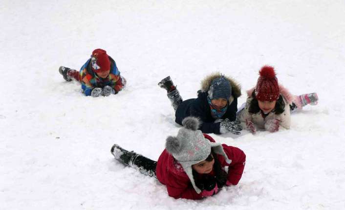 Erzincan’da etkisini artıran kar