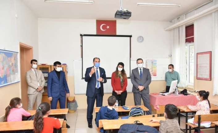 Erzincan’da korona virüs (Covid-19) tedbirleri kapsamında yüz yüze eğitimin yapıldığı