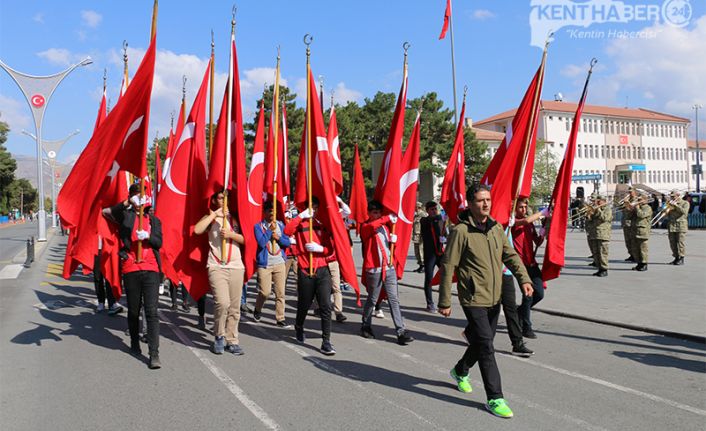 Cumhuriyetin kuruluşunun 96. yıldönümü, tüm Türkiye ve dış temsilciliklerde olduğu