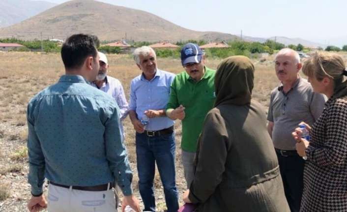 Erzincan Üzümlü Kaymakamı Enver Yılmaz Bayırbağ köyünde DATÜB heyetiyle birlikte