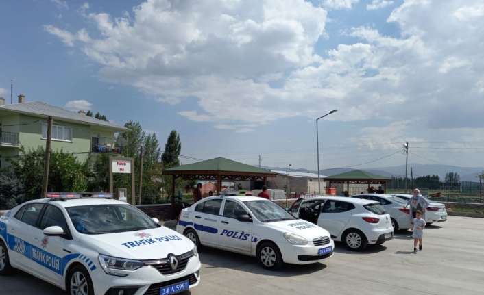Tercan Bölge Trafik Denetleme İstasyon Amirliği ekiplerince 9 günlük bayram