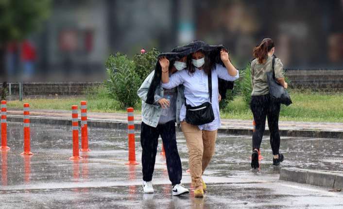 Doğu Anadolu’da Erzincan, Bayburt, Ardahan ve Erzurum’da sağanak yağış bekleniyor.