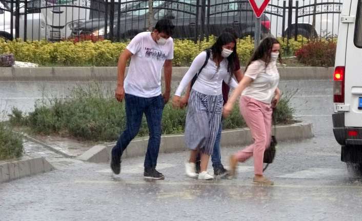 DOĞU ANADOLU'DA 3 İLDE GÖK GÜRÜLTÜLÜ SAĞANAK BEKLENİYOR