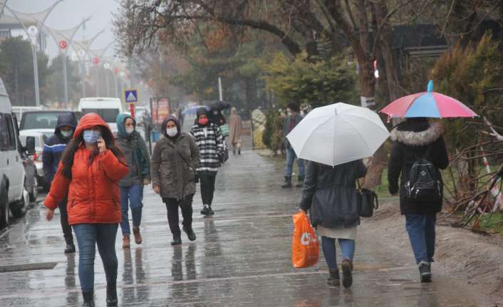 Doğu Anadolu Bölgesinde gök gürültülü sağanak bekleniyor.