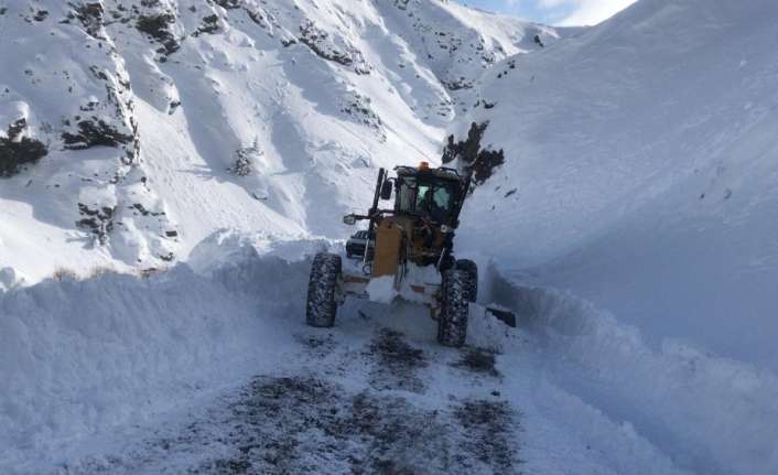 Ağır kış şartlarının hüküm sürdüğü Doğu Anadolu Bölgesi’nde vatandaşların ulaşımda