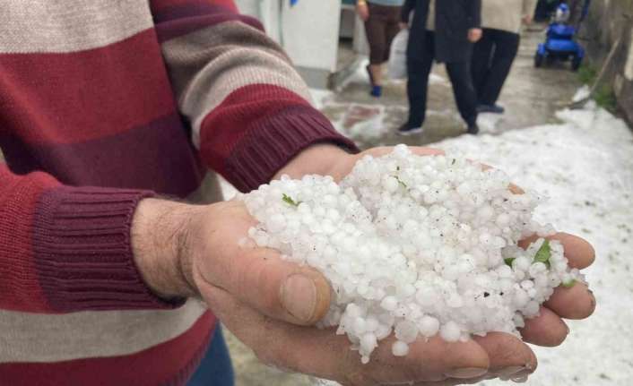 DOLU YAĞIŞI KEMALİYE’NİN YOLLARINI BEYAZA BÜRÜNDÜRDÜ