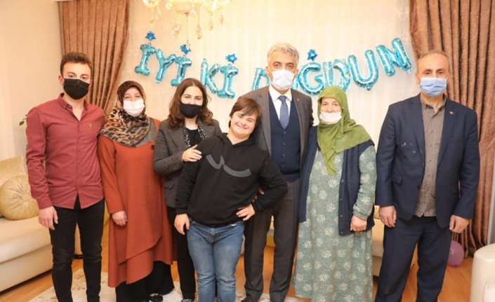 Erzincan’da Vali Mehmet Makas ve eşi Elif Makas, Gedik Ailesi’nin