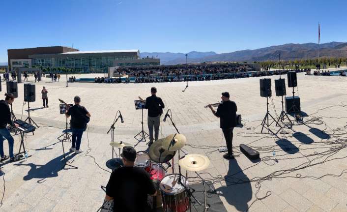 Erzincan Binali Yıldırım Üniversitesi tarafından Cumhuriyetin kuruluşunun 100. Yılı etkinlikleri