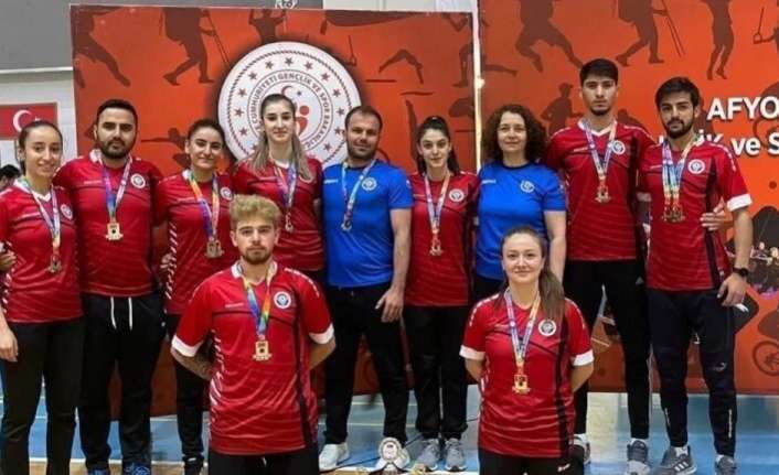 Afyon’da düzenlenen Üniversitelerarası Badminton