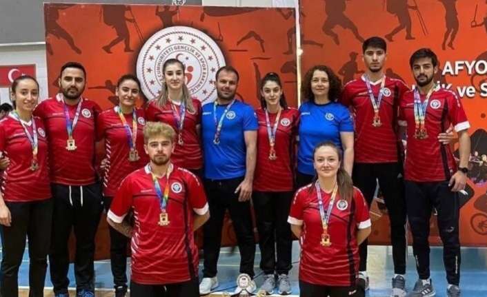 Afyon’da düzenlenen Üniversitelerarası Badminton Süper Lig Şampiyonasında EBYÜ takımı Türkiye