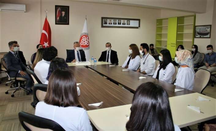 Erzincan Binali Yıldırım Üniversitesi (EBYÜ) Rektörü Prof. Dr. Akın Levent,