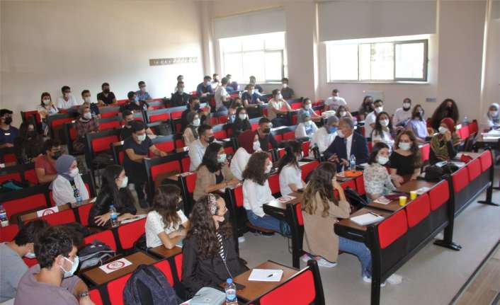 Erzincan Binali Yıldırım Üniversitesinde (EBYÜ) korona virüs tedbirleri kapsamında ara