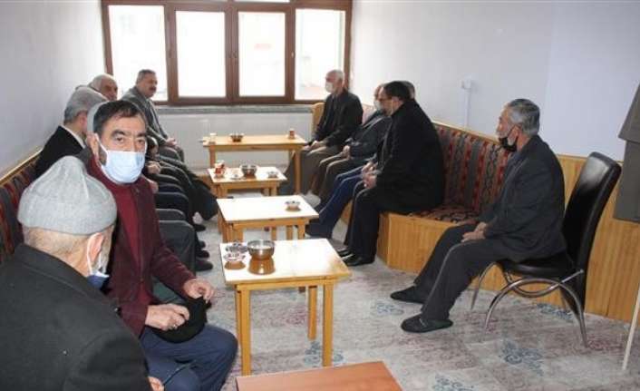 Erzincan Müftülüğünden emekli din görevlisi ve gönüllülerin katıldığı sohbet programları