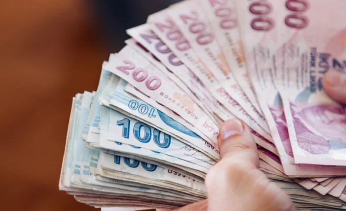 Emekli maaşlarına düzenleme Cumhurbaşkanı Recep Tayyip Erdoğan‘ın başkanlığında toplanacak olan Cumhurbaşkanlığı Kabinesi, emekli